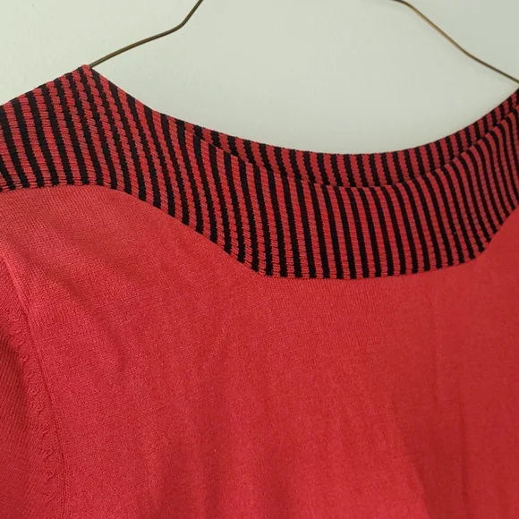 🍂3/$10 Notations Stretchy Red & Black Two-Tone 3/4 Sleeve Boat-Neck Blouse - Picture 4 of 8